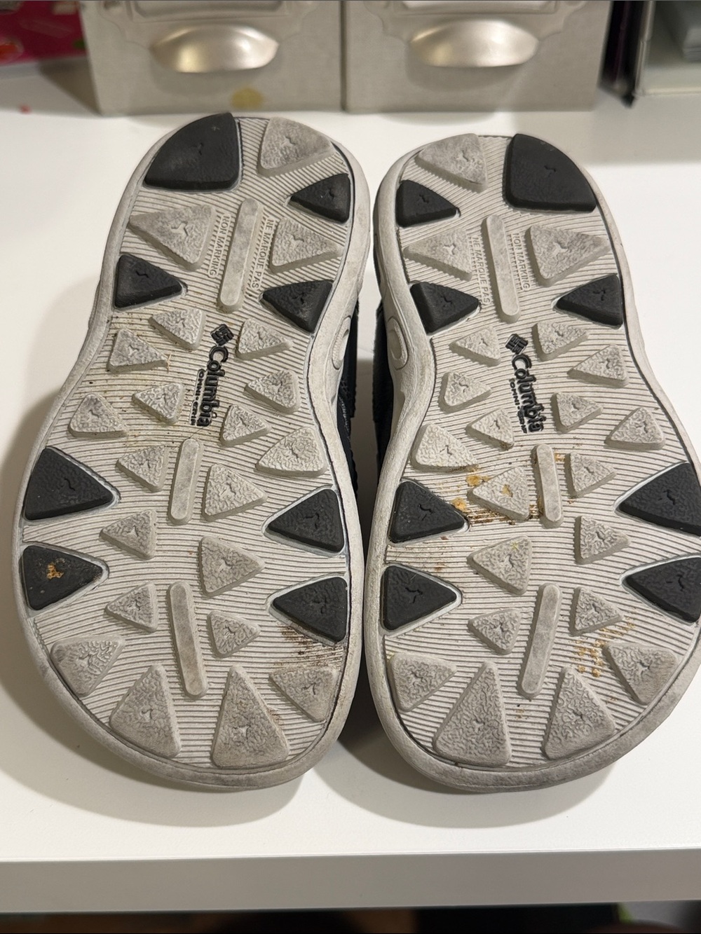 Columbia Boys Grey and White Closed-Toe athletic Sandals - Picture 4 of 4